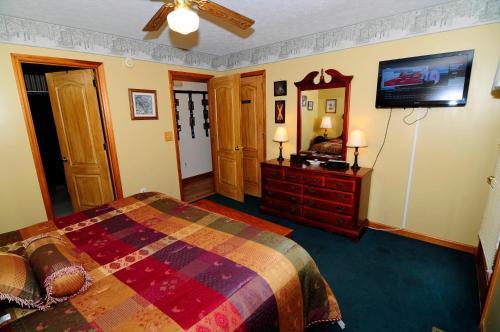 1348 Thunder Mtn Dawg House
