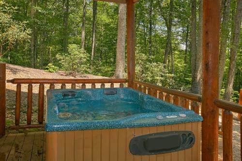 Browns Bear Den #235 - Two Bedroom Cabin