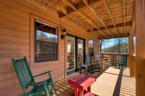 Bear Run Getaway #1136 - Three Bedroom Cabin