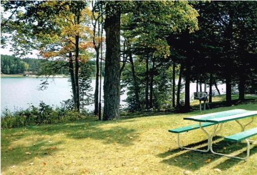 Posada Dixon Lake Resort Motel