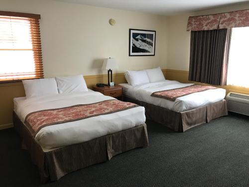 Hotel Otsego Club