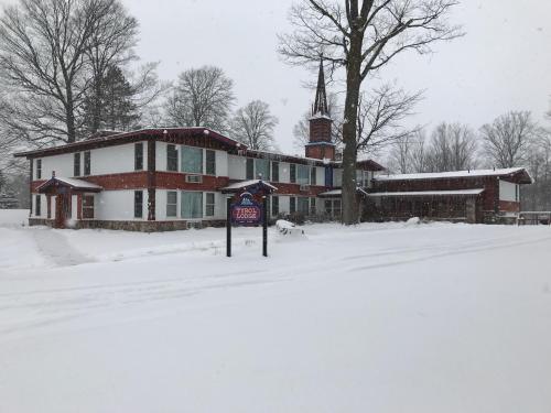 Hotel Otsego Club