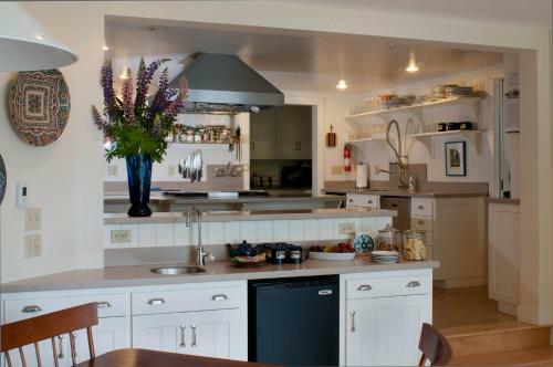 Coveside Bed & Breakfast