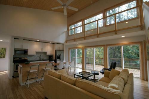 Two Bedroom Cabin - 58mbr