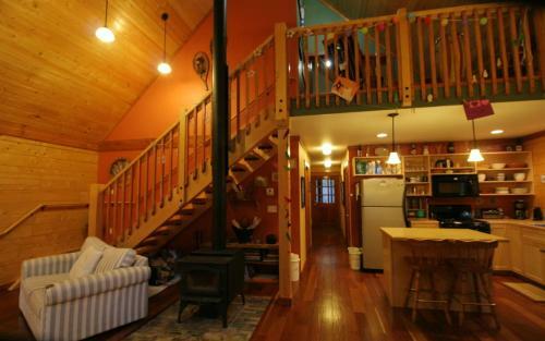 Three Bedroom Cabin - 21
