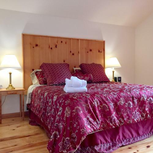 Three Bedroom Cabin - 70mbr