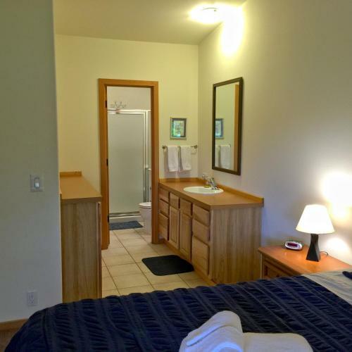 Three Bedroom Cabin - 70mbr