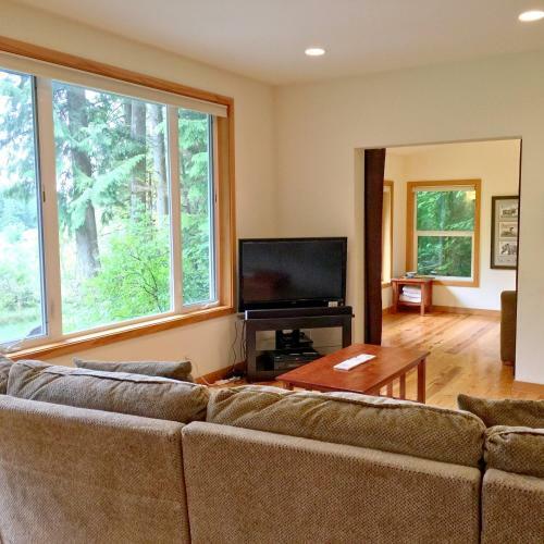Three Bedroom Cabin - 70mbr