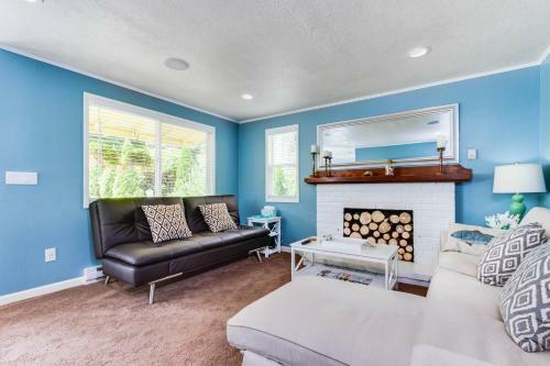 Bright Beach Town Bungalow