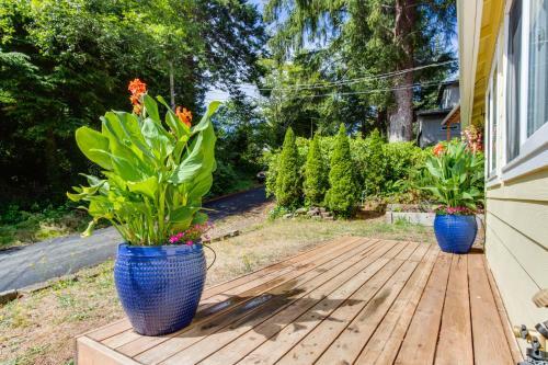 Bright Beach Town Bungalow