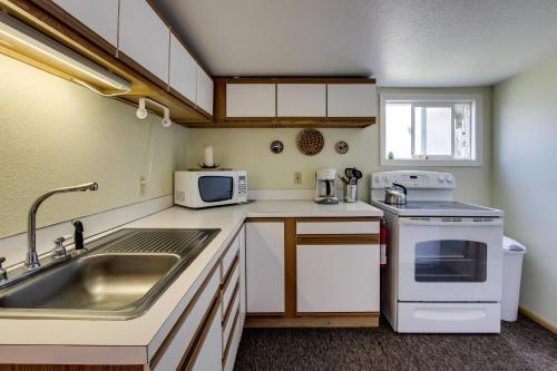 Harbor View Studio Cottage