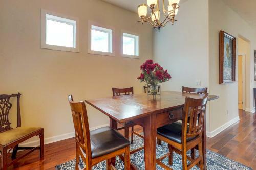 Gold Beach Manor
