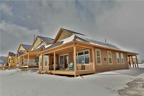 Elk Track 490 Home