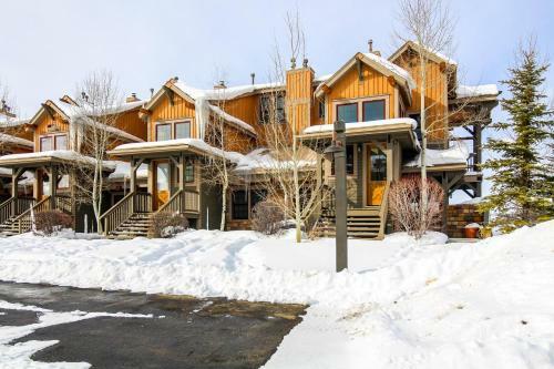 Kicking Horse Retreat