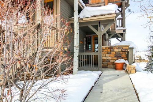 Kicking Horse Retreat