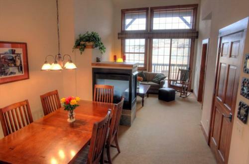 Kicking Horse 3-302 Townhouse