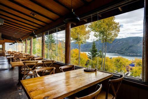Grand Lake Lodge