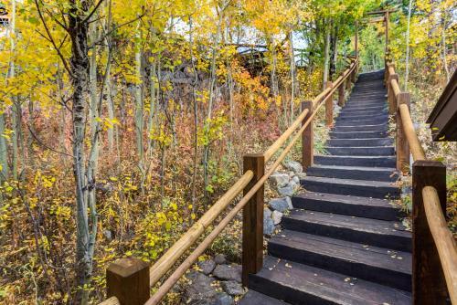 Grand Lake Lodge