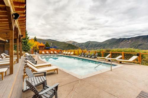 Grand Lake Lodge