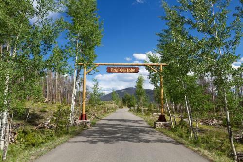 Grand Lake Lodge