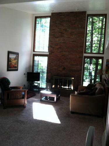 Cedar House In Knollwood