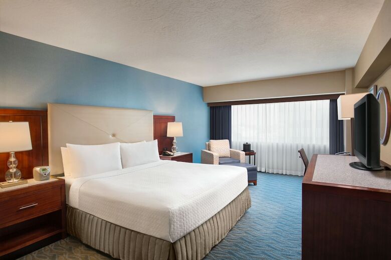 Hotel Crown Plaza Los Angeles Harbor