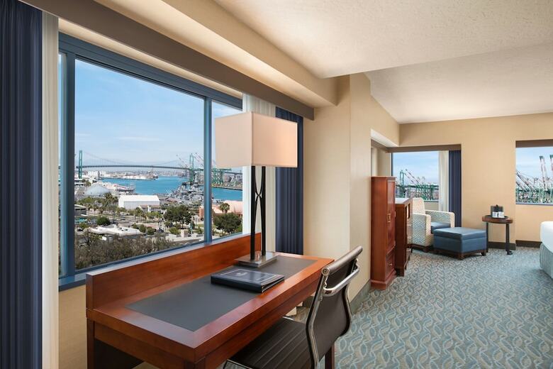 Hotel Crown Plaza Los Angeles Harbor