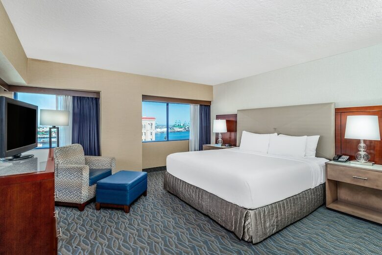 Hotel Crown Plaza Los Angeles Harbor