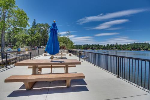Lake Lodge Beach (04-040)