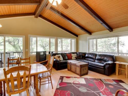 Pleasant View Retreat (01/180)