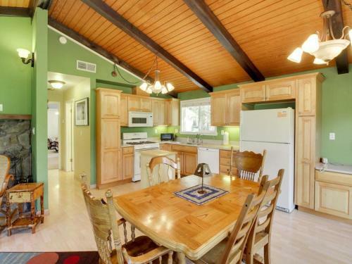 Pleasant View Retreat (01/180)