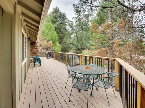 Forest Lookout (04/047)