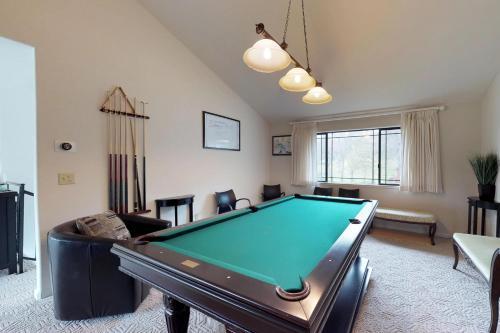 Pine Mountain Lake - Golf Course Home