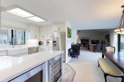 Pine Mountain Lake - Golf Course Home