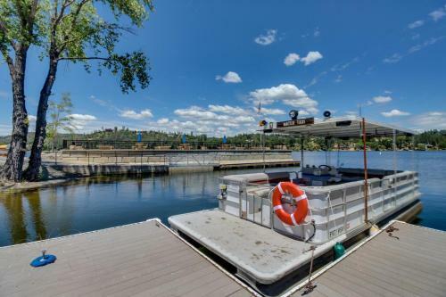 Lakeside Serenity (04/062)