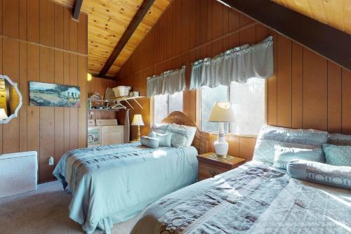 Cove Escape (01-300)