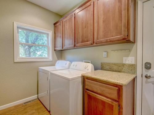 Mule Deer Cabin (4-538)