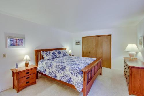 Creekside Retreat (02/386)