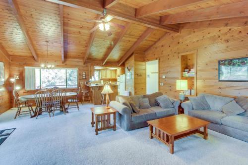 Creekside Retreat (02/386)