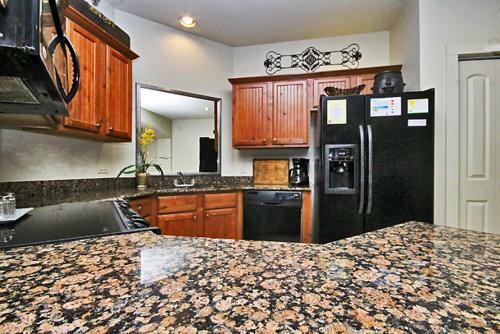 Emerald Greens 3701 Apartment