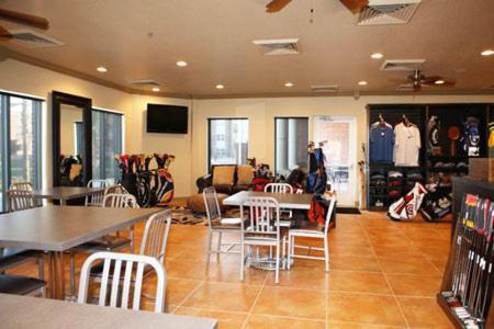 Emerald Greens 3701 Apartment