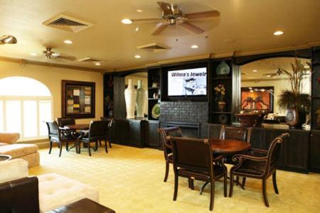 Emerald Greens 3701 Apartment