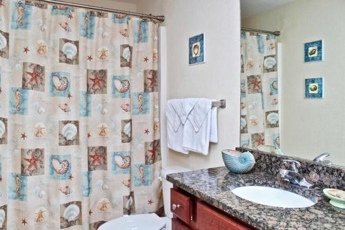 Crystal Shores West 1107 Apartment