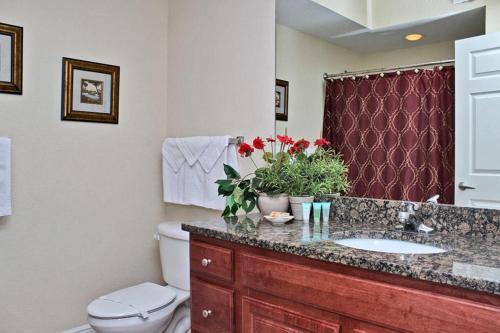 Crystal Shores West 1107 Apartment