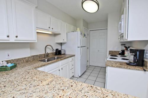 Boardwalk 582 Apartment