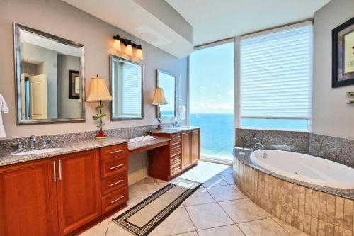 Bel Sole Penthouse 1801 Apartment