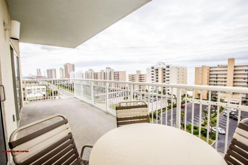 Crystal Tower 701 Apartment