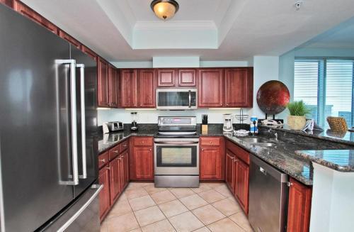 Crystal Tower 701 Apartment