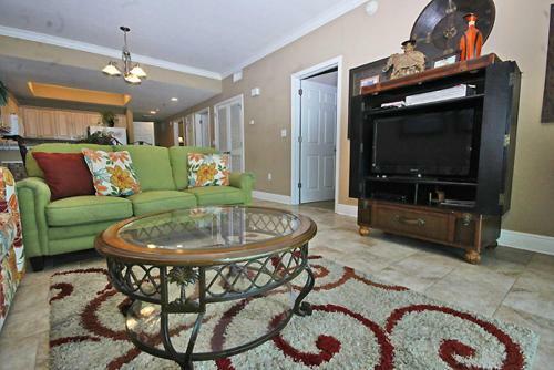 Crystal Shores West 1005 Apartment