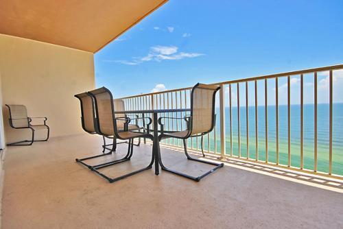 Crystal Shores West 1005 Apartment